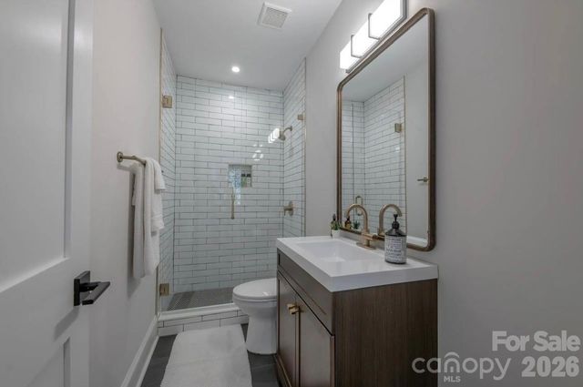 523 Kenlough Drive, Charlotte, NC 28209