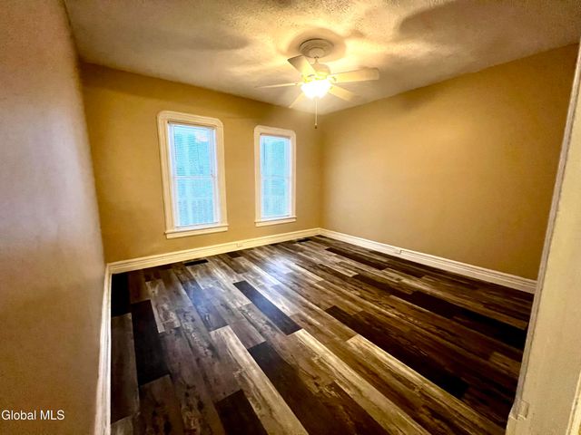 21 Wells Street, Gloversville, NY 12078