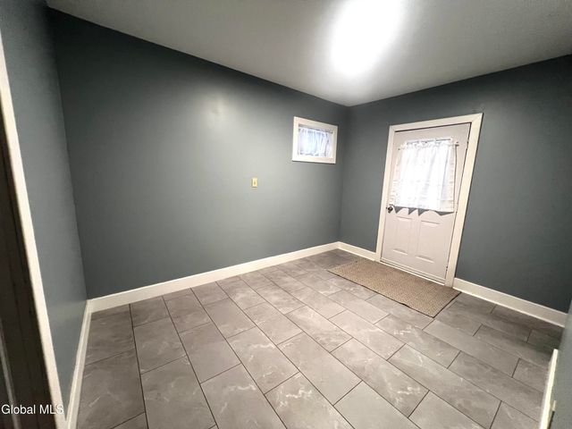 21 Wells Street, Gloversville, NY 12078