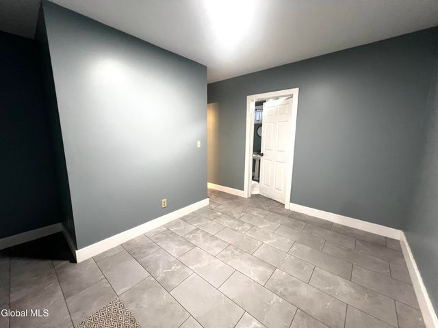 21 Wells Street, Gloversville, NY 12078