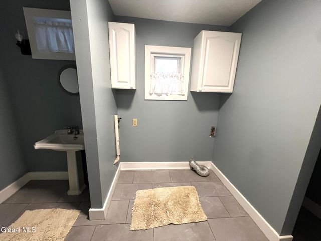 21 Wells Street, Gloversville, NY 12078