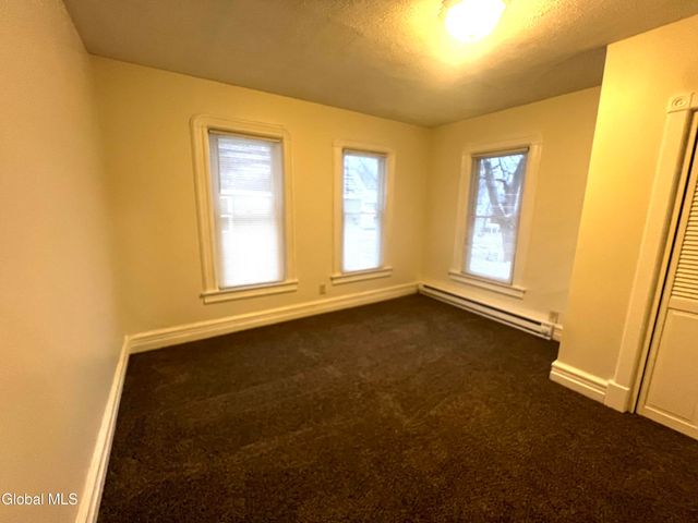 21 Wells Street, Gloversville, NY 12078