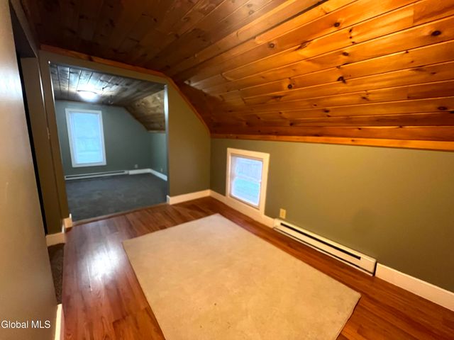 21 Wells Street, Gloversville, NY 12078