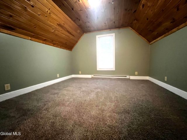 21 Wells Street, Gloversville, NY 12078