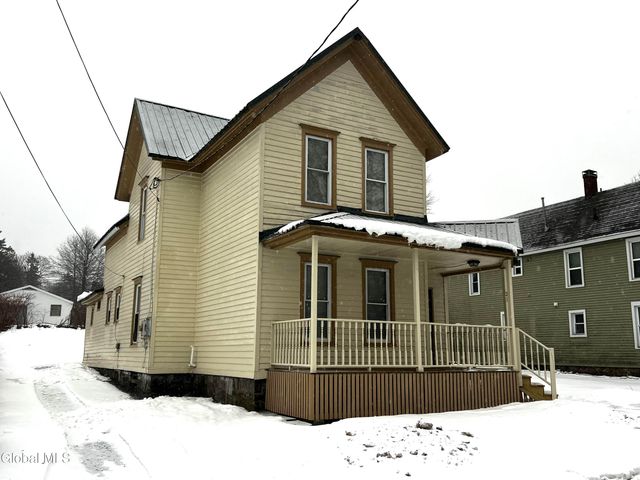 21 Wells Street, Gloversville, NY 12078