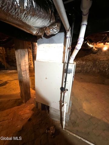 21 Wells Street, Gloversville, NY 12078