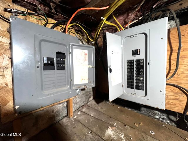 21 Wells Street, Gloversville, NY 12078