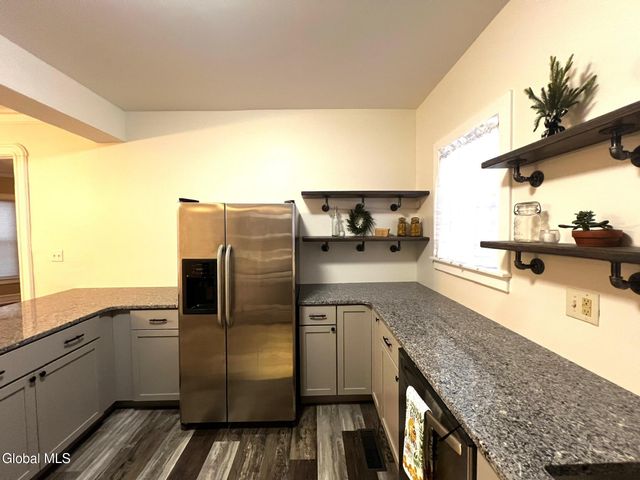 21 Wells Street, Gloversville, NY 12078