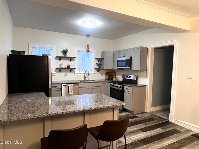 21 Wells Street, Gloversville, NY 12078