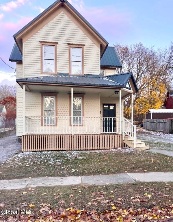 21 Wells Street, Gloversville, NY 12078