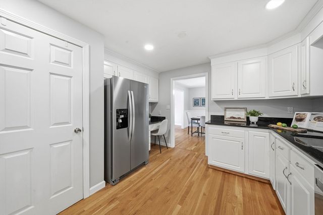 27 Stonegate Rd 27, Chelmsford, MA 01824