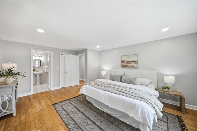 27 Stonegate Rd 27, Chelmsford, MA 01824