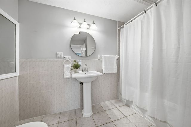 27 Stonegate Rd 27, Chelmsford, MA 01824
