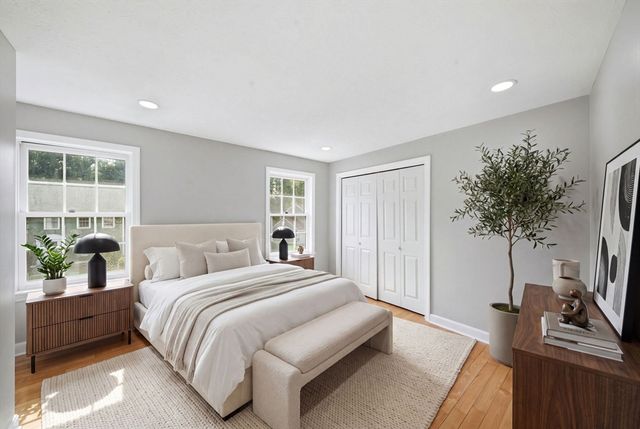 27 Stonegate Rd 27, Chelmsford, MA 01824