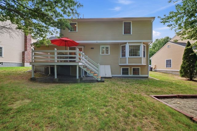 27 Stonegate Rd 27, Chelmsford, MA 01824