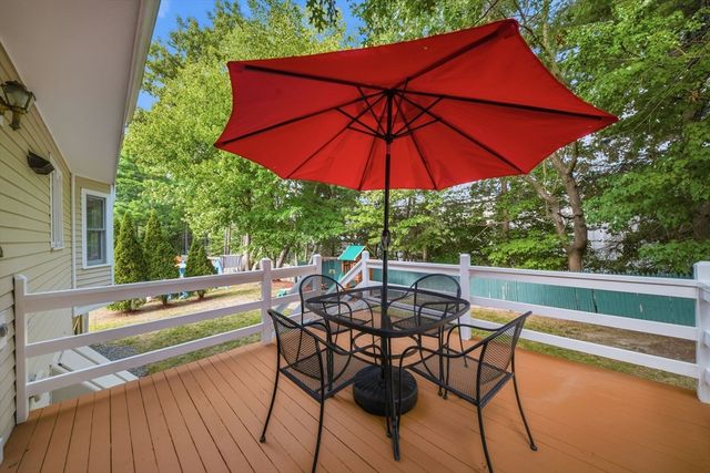 27 Stonegate Rd 27, Chelmsford, MA 01824