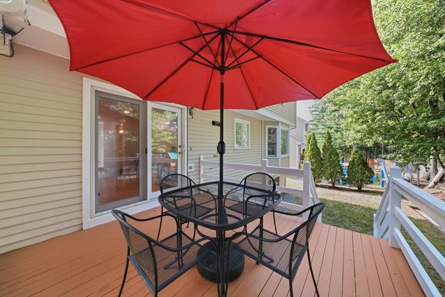 27 Stonegate Rd 27, Chelmsford, MA 01824