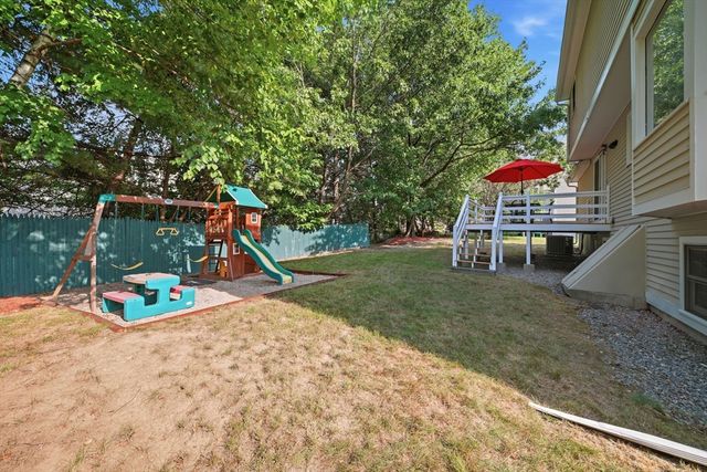 27 Stonegate Rd 27, Chelmsford, MA 01824