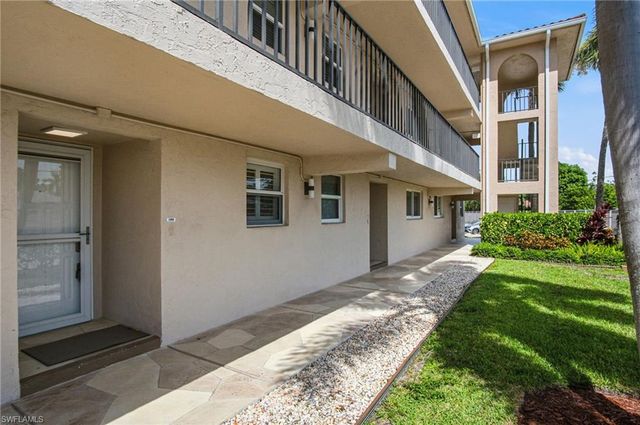 9 High Point CIR N 108, Naples, FL 34103
