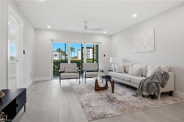 9 High Point CIR N 108, Naples, FL 34103