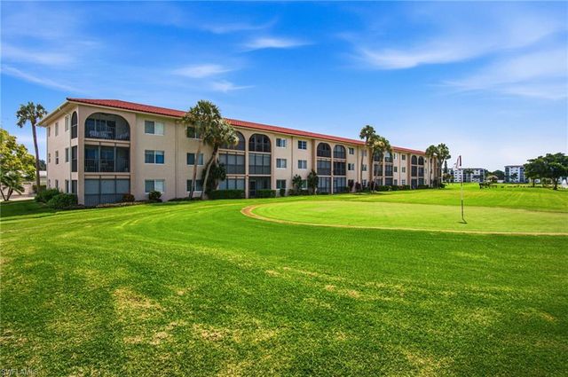 9 High Point CIR N 108, Naples, FL 34103