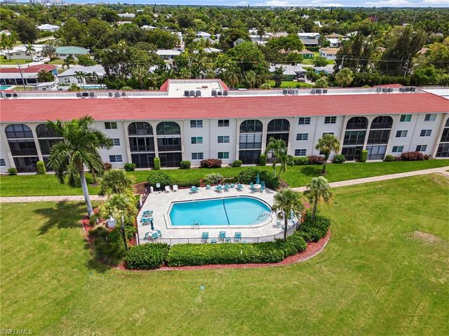 9 High Point CIR N 108, Naples, FL 34103