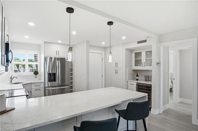 9 High Point CIR N 108, Naples, FL 34103