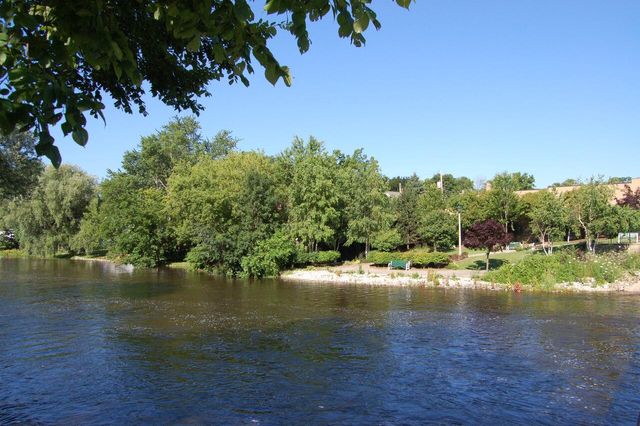 403 TRAIL OF PINES LANE #405, Burlington, WI 53105