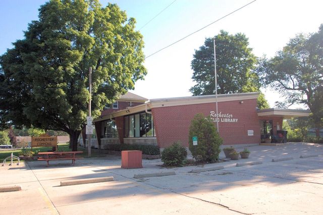 403 TRAIL OF PINES LANE #405, Burlington, WI 53105