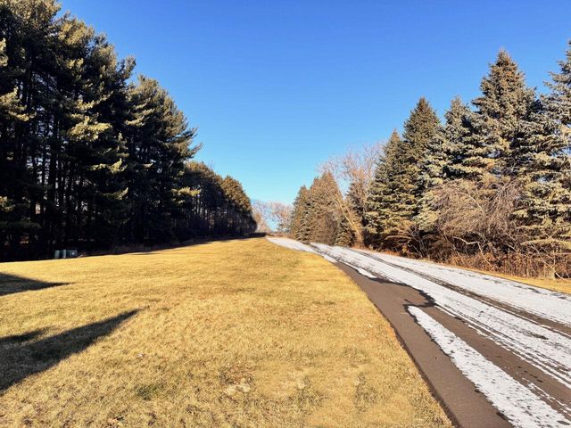 403 TRAIL OF PINES LANE #405, Burlington, WI 53105