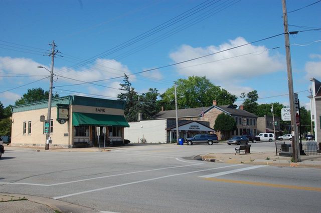 403 TRAIL OF PINES LANE #405, Burlington, WI 53105