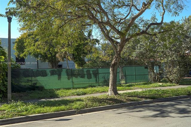 1728 Lenox Ave, Miami Beach, FL 33139