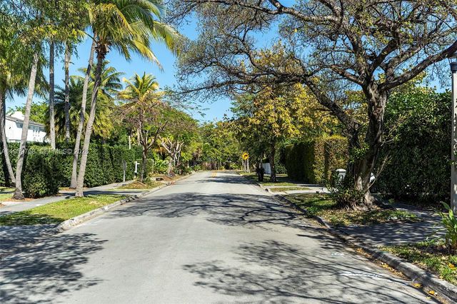 1728 Lenox Ave, Miami Beach, FL 33139