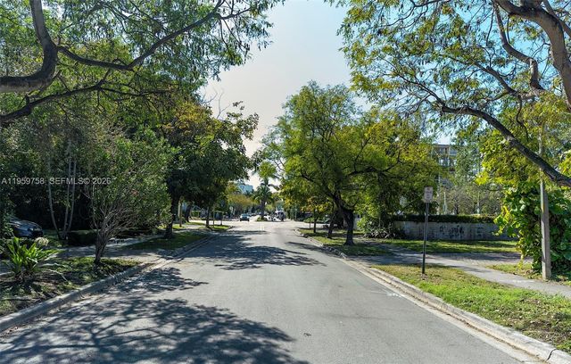 1728 Lenox Ave, Miami Beach, FL 33139