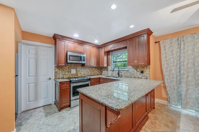 300 Browns Road, Nesconset, NY 11767
