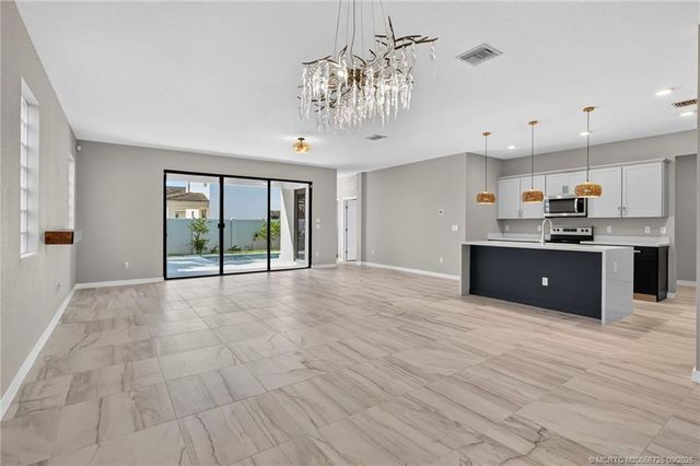 7102 Rockwood Road, Jupiter, FL 33458