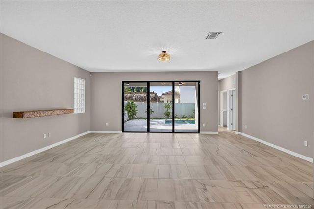 7102 Rockwood Road, Jupiter, FL 33458