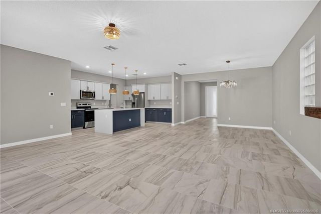 7102 Rockwood Road, Jupiter, FL 33458