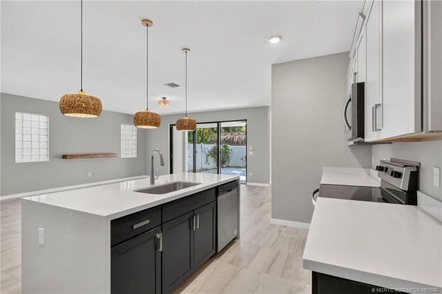 7102 Rockwood Road, Jupiter, FL 33458
