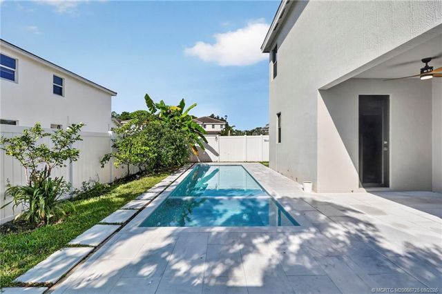 7102 Rockwood Road, Jupiter, FL 33458