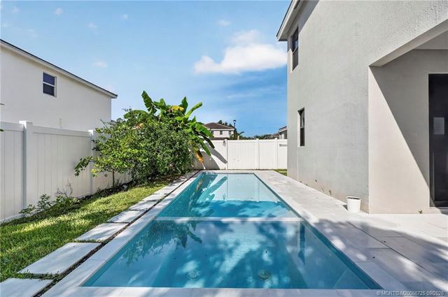 7102 Rockwood Road, Jupiter, FL 33458