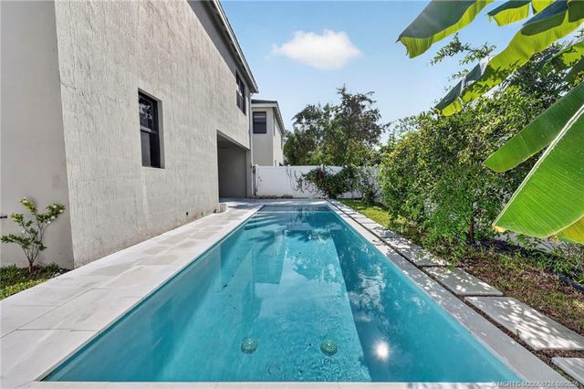 7102 Rockwood Road, Jupiter, FL 33458