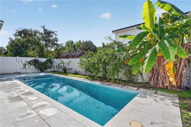7102 Rockwood Road, Jupiter, FL 33458