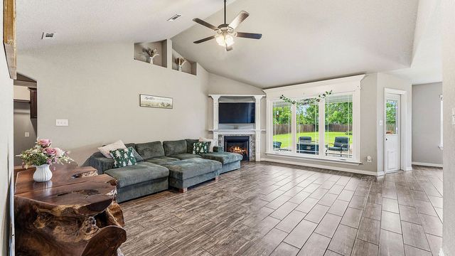202 Adams Street, Pea Ridge, AR 72751
