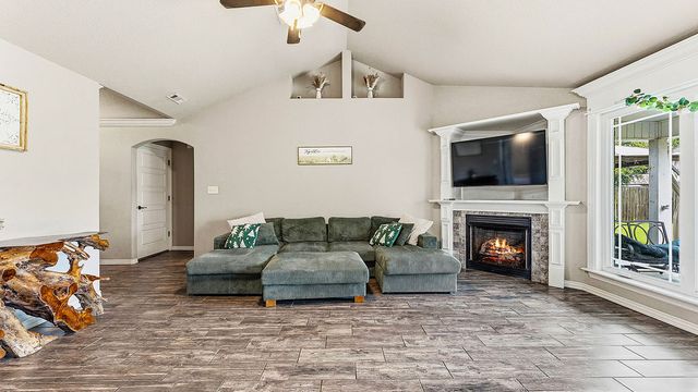 202 Adams Street, Pea Ridge, AR 72751