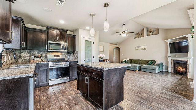 202 Adams Street, Pea Ridge, AR 72751