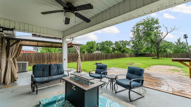 202 Adams Street, Pea Ridge, AR 72751