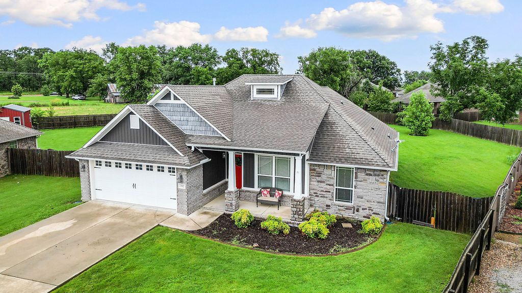 202 Adams Street, Pea Ridge, AR 72751