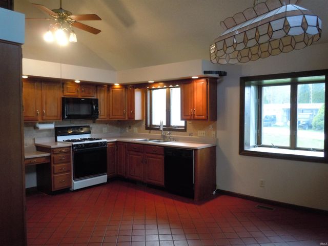 205 Ln 101 Jimmerson Lk, Angola, IN 46703