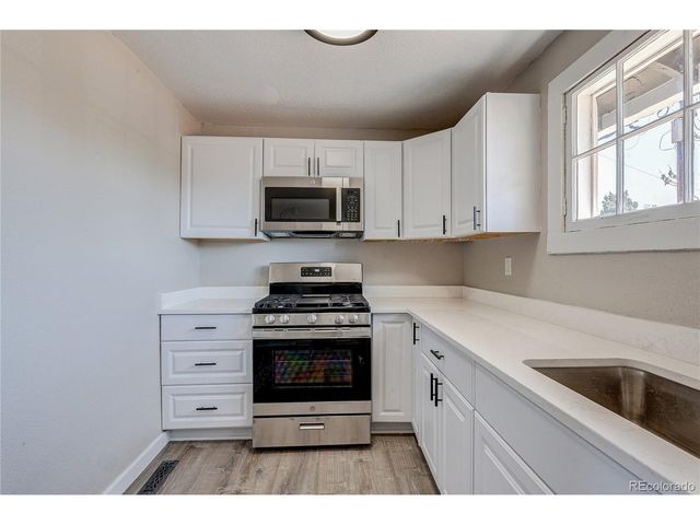 126 S 9th Ave, Brighton, CO 80601